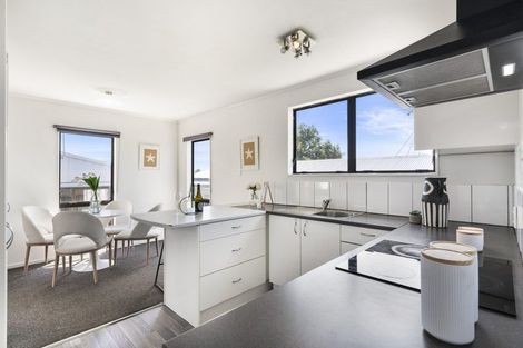 Photo of property in 206 Solar Road, Glen Eden, Auckland, 0602