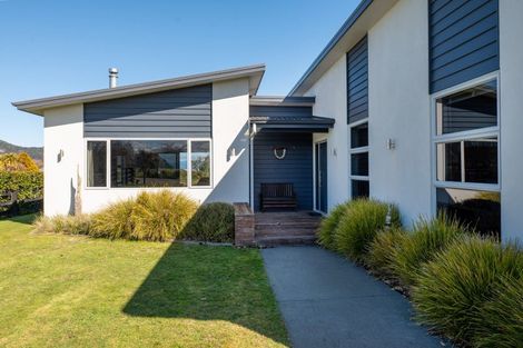 Photo of property in 153 Lisland Drive, Kinloch, Taupo, 3377