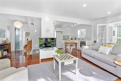 Photo of property in 27 Langton Road, Stanmore Bay, Whangaparaoa, 0932