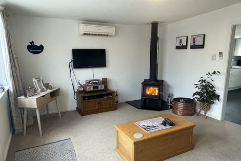 Photo of property in 32 Chamberlain Avenue, Amberley, 7481