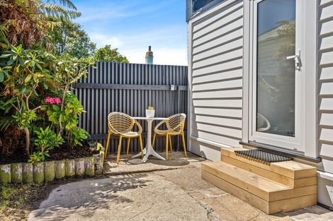 Photo of property in 60 Melbourne Street, South Dunedin, Dunedin, 9012