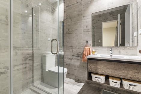 Photo of property in 14 Vinistra Road, Kumeu, 0810