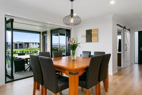 Photo of property in 17 Alan Livingston Drive, Cambridge, 3434