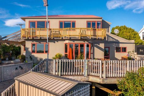 Photo of property in 25 Rogan Street, New Plymouth, 4310