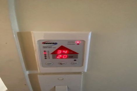 Photo of property in 19 Manuroa Road, Takanini, 2112