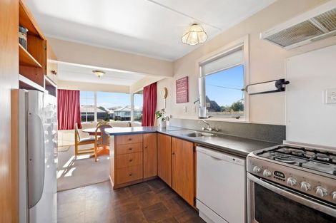 Photo of property in 5 Smith Road, Merrilands, New Plymouth, 4312
