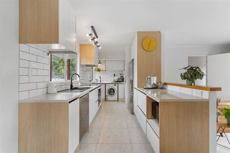 Photo of property in 114 Spinella Drive, Bayview, Auckland, 0629