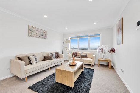 Photo of property in 7 Drover Close, Flat Bush, Auckland, 2019
