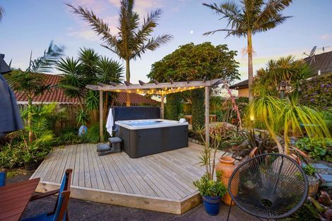 Photo of property in 136 Kilkenny Drive, East Tamaki Heights, Auckland, 2016