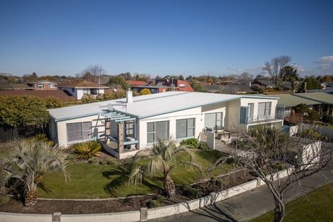 Photo of property in 7 Rosedale Place, Avonhead, Christchurch, 8042