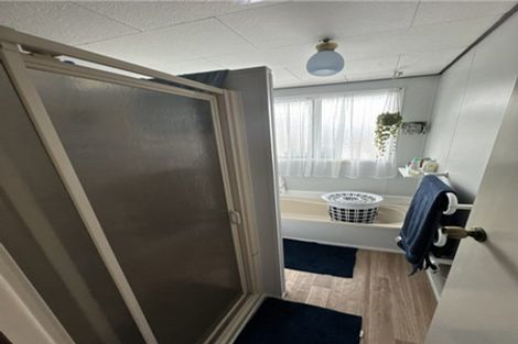 Photo of property in 2 Jumento Place, Unsworth Heights, Auckland, 0632