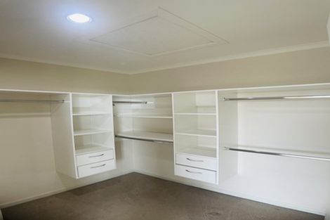 Photo of property in 1 Kenley Heights, Flat Bush, Auckland, 2016