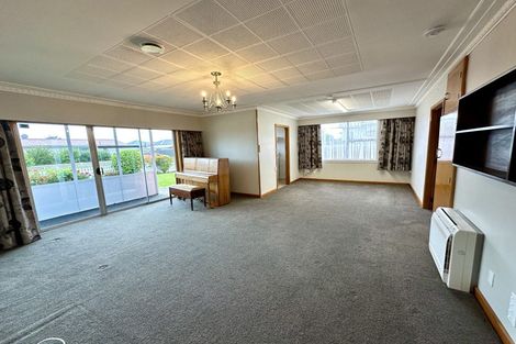 Photo of property in 11 Hamilton Street, Strathern, Invercargill, 9812