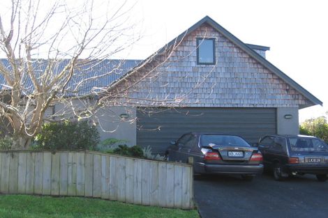 Photo of property in 4 Patsy O'hara Place, Swanson, Auckland, 0612