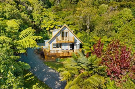 Photo of property in 34 Mccormicks Road, Whatamango Bay, Picton, 7281