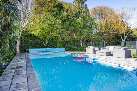 Photo of property in 51 Shelter Grove, Frankleigh Park, New Plymouth, 4310