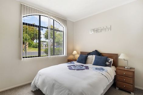 Photo of property in 24 Villanova Place, Albany, Auckland, 0632