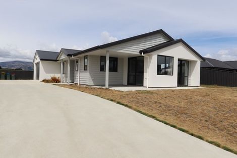 Photo of property in 12 Hebbard Court, Albert Town, Wanaka, 9305