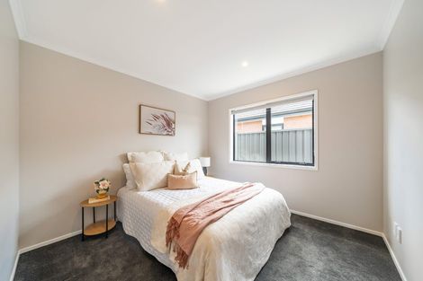 Photo of property in 19 Te Kaeaea Crescent, Wallaceville, Upper Hutt, 5018