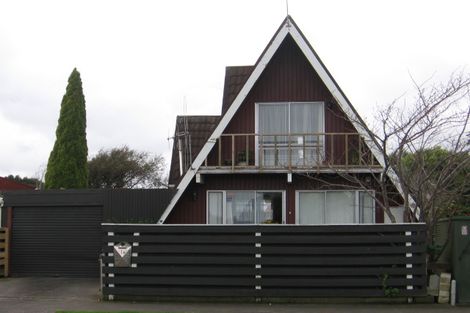 Photo of property in 3 Dampier Avenue, Awapuni, Palmerston North, 4412