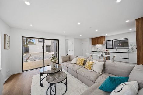 Photo of property in 6/9 Wilson Place, Papakura, 2110
