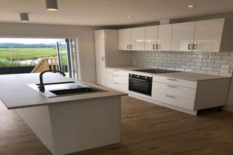 Photo of property in 35 Kowhai Street, Helensville, 0800