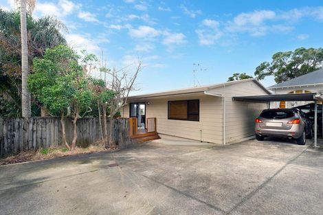 Photo of property in 2/191 Don Buck Road, Massey, Auckland, 0614
