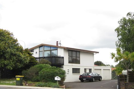 Photo of property in 2/65 Chichester Drive, Rosehill, Papakura, 2113