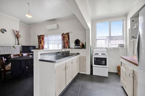 Photo of property in 49 Collins Street, Hawera, 4610