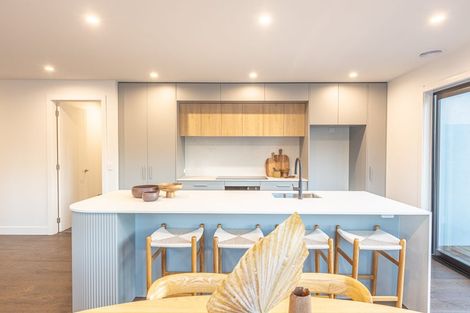 Photo of property in 32 Memorial Drive, Hokowhitu, Palmerston North, 4410