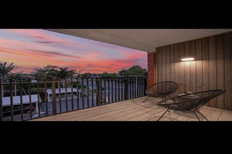 Photo of property in 3/500 Te Atatu Road, Te Atatu Peninsula, Auckland, 0610