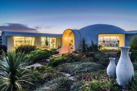 Photo of property in Solemer Beach House, 80 Paetawa Road, Peka Peka, Waikanae, 5391