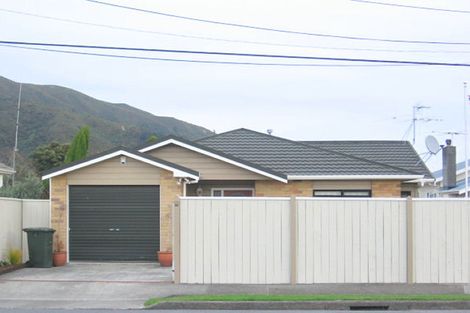 Photo of property in 2/38 Porutu Street, Fairfield, Lower Hutt, 5011