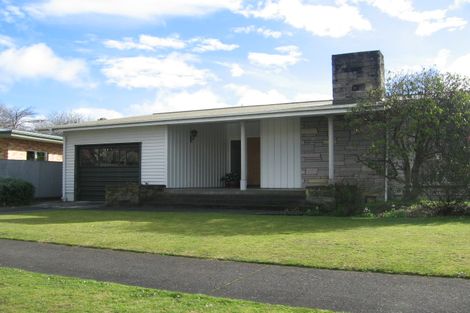 Photo of property in 8 Innes Place, Roslyn, Palmerston North, 4414