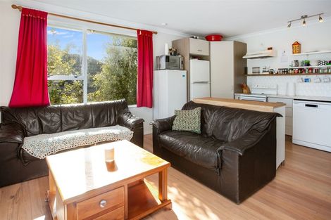 Photo of property in 34 Sievers Grove, Cannons Creek, Porirua, 5024