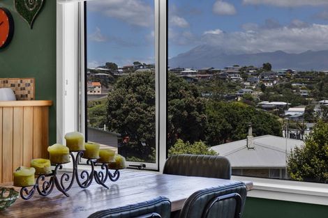 Photo of property in 5 Scott Street, Moturoa, New Plymouth, 4310