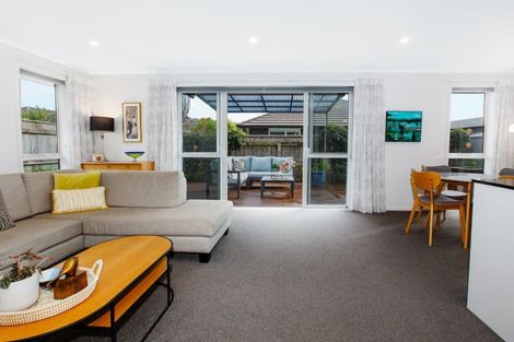 Photo of property in 8 Paioke Street, Waikanae, 5036