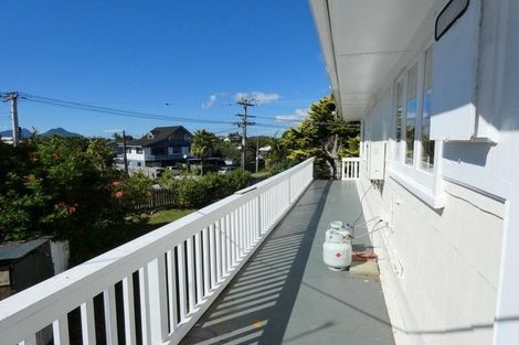 Photo of property in 2 Karoro Road, One Tree Point, 0118