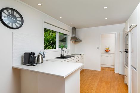 Photo of property in 10 Surville Place, Mairangi Bay, Auckland, 0630