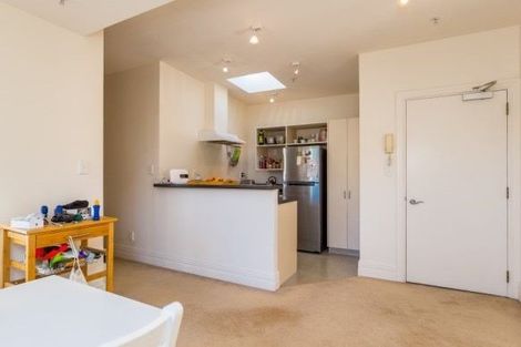 Photo of property in The Villas, 14/33 Hobson Street, Thorndon, Wellington, 6011