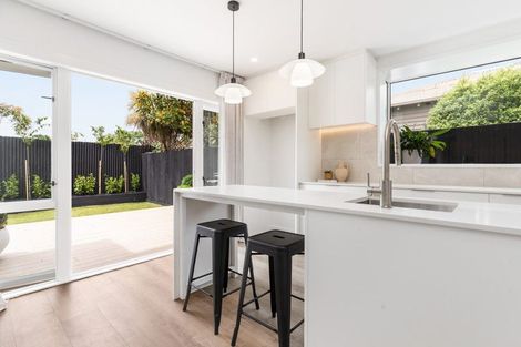 Photo of property in 18 Dover Street, St Albans, Christchurch, 8014