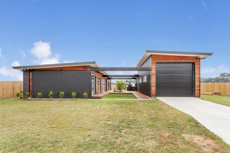 Photo of property in 31 Longreach Drive, Cooks Beach, Whitianga, 3591