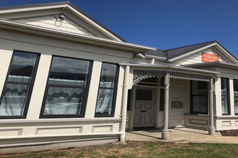 Photo of property in 27 Howe Street, North Dunedin, Dunedin, 9016