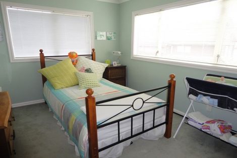 Photo of property in 12b Karetu Road, Greenlane, Auckland, 1051