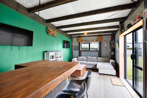 Photo of property in 70 Cloten Road, Stratford, 4332