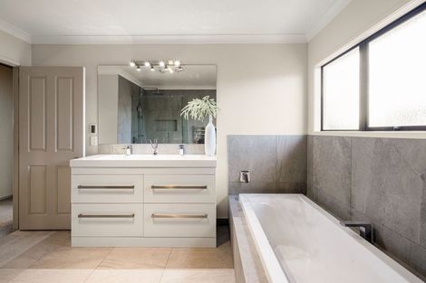 Photo of property in 2 Keswick Crescent, Huntington, Hamilton, 3210