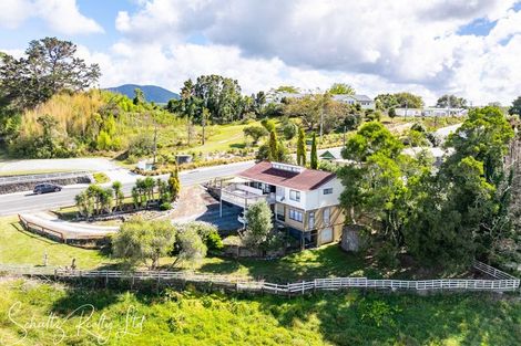 Photo of property in 16 Kaiwaka-mangawhai Road, Kaiwaka, 0975