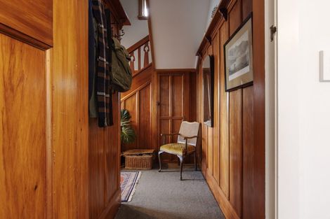 Photo of property in 2 Selwyn Road, Lyttelton, 8082