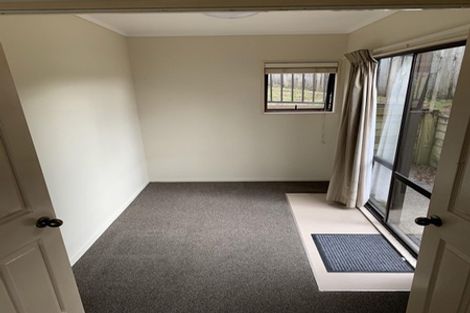 Photo of property in 20 Van Dyke Place, West Harbour, Auckland, 0618