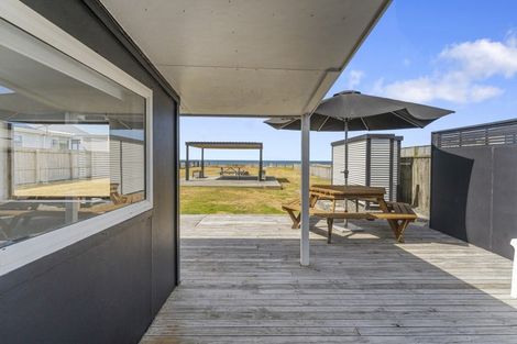 Photo of property in 95 Pukehina Parade, Pukehina, Te Puke, 3189